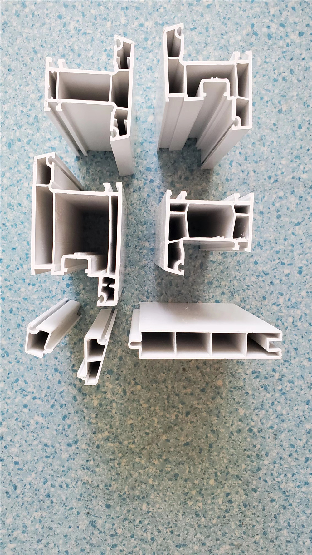 Eltrudmaŝino de PVC-Fenestra Pordo (2)